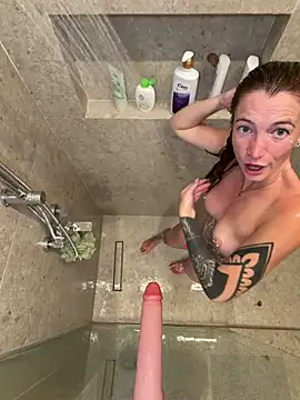 Snapshot of Laurahorney_xo chatting on November 16, 2025, 10:42 am Laurahorney xo online show from November 16, 2025, 10:42 am