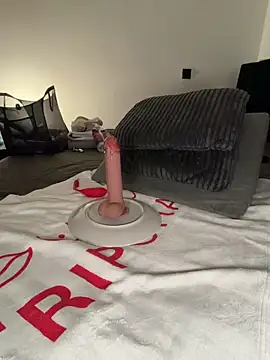 Snapshot of Laurahorney_xo chatting on October 22, 2025, 8:41 pm Laurahorney xo online show from October 22, 2025, 8:41 pm