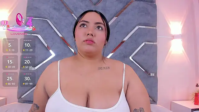 LucciaPorter online show from November 14, 2025, 10:13 pm