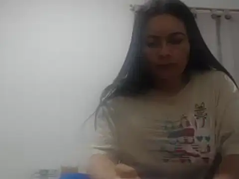 Snapshot of Janna099 chatting on February 4, 2025, 12:40 am Janna099 online show from February 4, 2025, 12:40 am