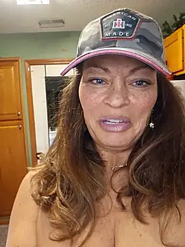 Snapshot of Erotic_and_Exotic chatting on January 8, 2026, 5:46 am Erotic and Exotic online show from January 8, 2026, 5:46 am