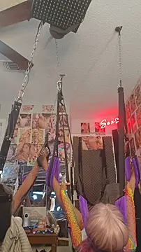 Snapshot of luvs2cumm69 chatting on December 14, 2025, 8:09 am luvs2cumm69 online show from December 14, 2025, 8:09 am