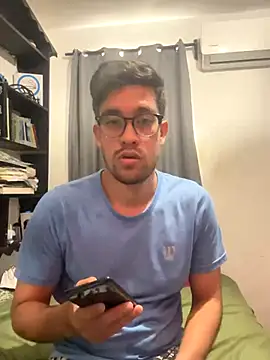 Snapshot of Magicerosxx69 chatting on December 2, 2025, 5:58 pm Magicerosxx69 online show from December 2, 2025, 5:58 pm