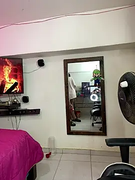 Snapshot of TheKing6ix9ine69 chatting on November 13, 2025, 7:34 am TheKing6ix9ine69 online show from November 13, 2025, 7:34 am