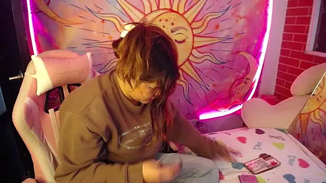 sara winehouse1 online show from November 11, 2025, 11:20 pm