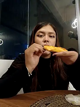 sara winehouse1 online show from October 16, 2025, 2:20 am