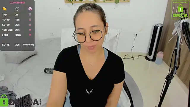 Snapshot of isa_loves_cum chatting on January 7, 2026, 12:26 am isa loves cum online show from January 7, 2026, 12:26 am