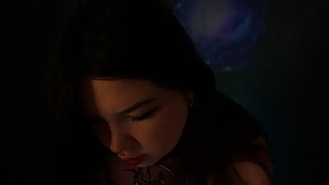 Snapshot of RosieMoons chatting on January 6, 2026, 8:24 pm RosieMoons online show from January 6, 2026, 8:24 pm