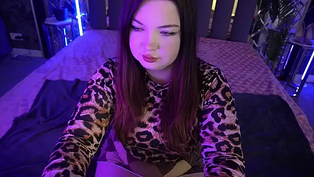 Snapshot of RosieMoons chatting on November 14, 2025, 8:34 pm RosieMoons online show from November 14, 2025, 8:34 pm