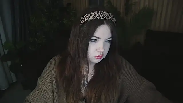 Snapshot of RosieMoons chatting on November 10, 2025, 8:14 pm RosieMoons online show from November 10, 2025, 8:14 pm