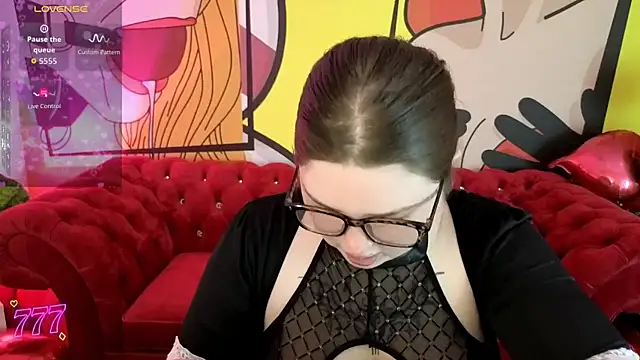 RosieMoons online show from April 1, 2026, 7:44 pm