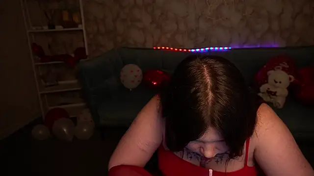 Snapshot of RosieMoons chatting on February 15, 2026, 8:30 pm RosieMoons online show from February 15, 2026, 8:30 pm