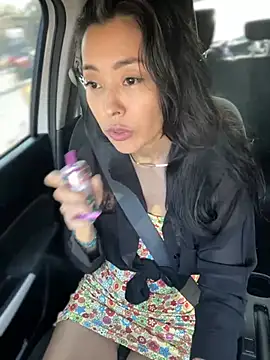 Snapshot of IzanamiTime chatting on January 13, 2025, 1:34 am IzanamiTime online show from January 13, 2025, 1:34 am