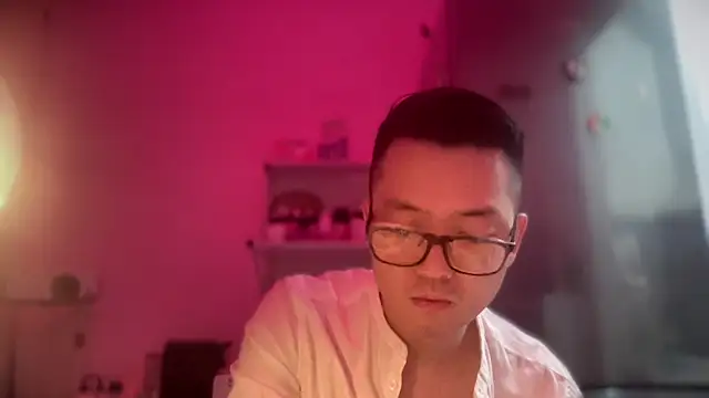 wangjian2324 online show from February 8, 2025, 12:28 pm