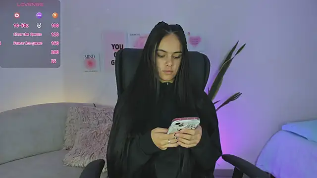 Snapshot of ChloeHarper_ chatting on February 25, 2025, 11:43 am ChloeHarper online show from February 25, 2025, 11:43 am