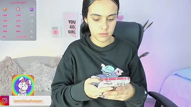 Snapshot of ChloeHarper_ chatting on March 4, 2025, 2:21 pm ChloeHarper online show from March 4, 2025, 2:21 pm