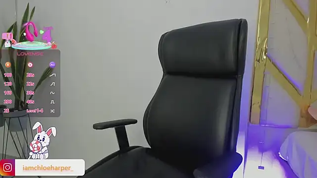 Snapshot of ChloeHarper_ chatting on March 11, 2025, 9:48 pm ChloeHarper online show from March 11, 2025, 9:48 pm