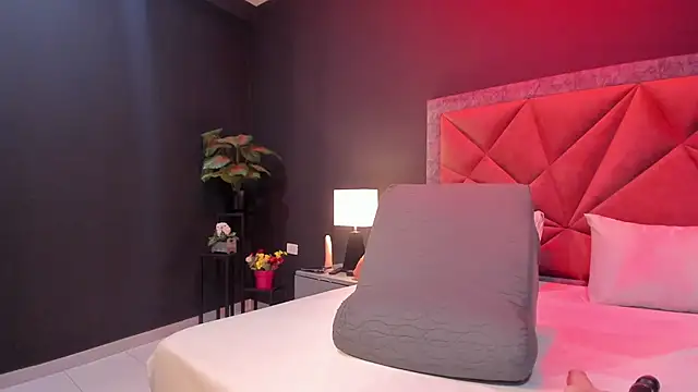 Snapshot of mia_milff chatting on December 18, 2025, 6:56 pm mia milff online show from December 18, 2025, 6:56 pm