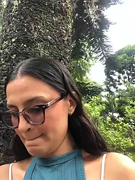 Gia Mazzon online show from April 17, 2026, 4:10 pm