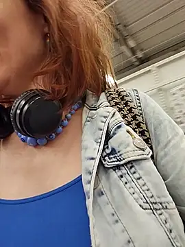 Exhibitionsplit online show from September 23, 2025, 12:23 pm