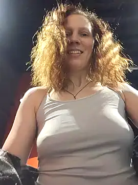 Snapshot of Exhibitionsplit chatting on February 20, 2026, 10:55 pm Exhibitionsplit online show from February 20, 2026, 10:55 pm