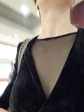 Snapshot of Exhibitionsplit chatting on January 15, 2026, 11:02 am Exhibitionsplit online show from January 15, 2026, 11:02 am