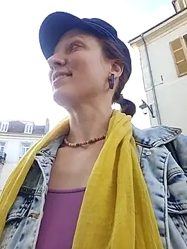 Exhibitionsplit online show from March 5, 2025, 4:24 pm