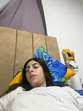 cristel 17 online show from February 14, 2026, 11:05 pm