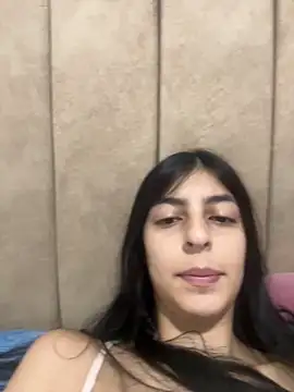 cristel 17 online show from November 23, 2025, 8:08 pm