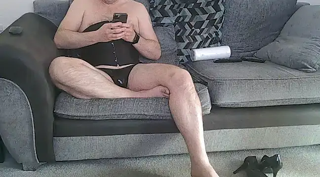 Snapshot of Safaslave chatting on March 17, 2025, 9:22 am Safaslave online show from March 17, 2025, 9:22 am