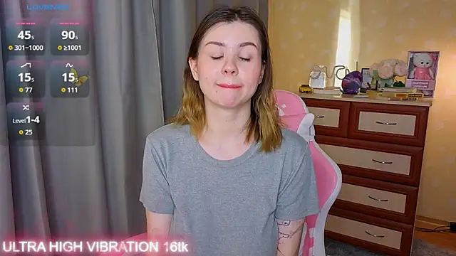 Snapshot of cutie_mili chatting on November 14, 2025, 7:34 am cutie mili online show from November 14, 2025, 7:34 am