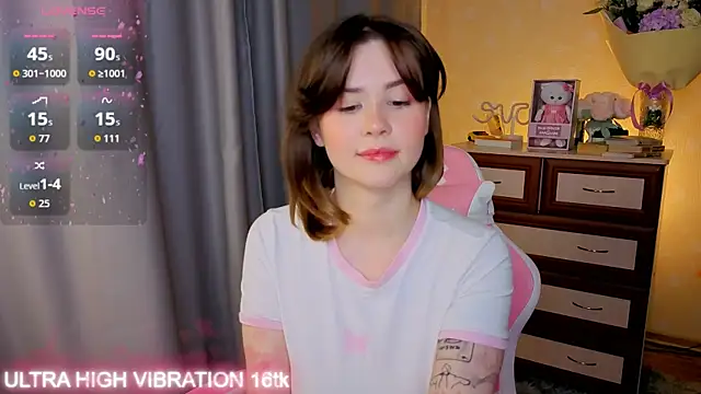 Snapshot of cutie_mili chatting on October 22, 2025, 8:47 am cutie mili online show from October 22, 2025, 8:47 am