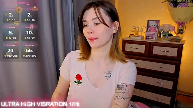 Snapshot of cutie_mili chatting on October 24, 2025, 8:24 am cutie mili online show from October 24, 2025, 8:24 am