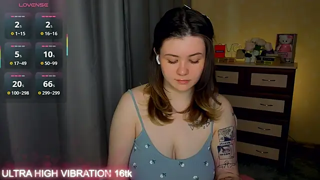 Snapshot of cutie_mili chatting on May 12, 2026, 8:32 am cutie mili online show from May 12, 2026, 8:32 am