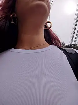 scarlett moore online show from October 29, 2025, 2:27 pm