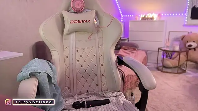 xxbabyxgiiirlxx online show from February 12, 2026, 8:08 pm