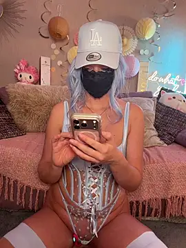 Snapshot of xxbabyxgiiirlxx chatting on July 9, 2026, 11:10 am xxbabyxgiiirlxx online show from July 9, 2026, 11:10 am