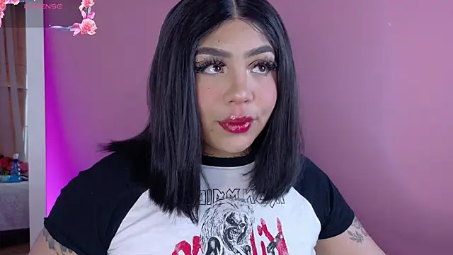 foxxy-lov3 online show from April 7, 2026, 2:41 pm