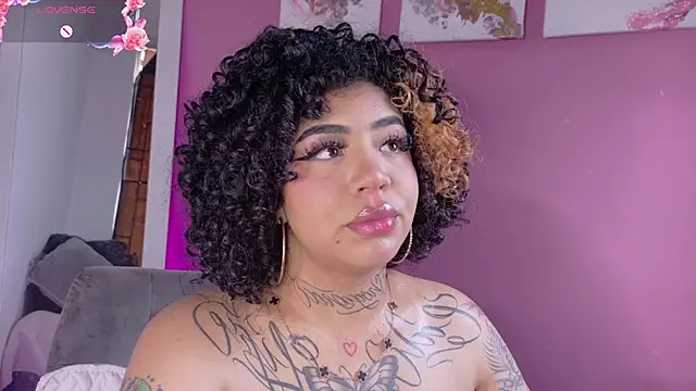 foxxy-lov3 online show from March 24, 2026, 2:28 pm