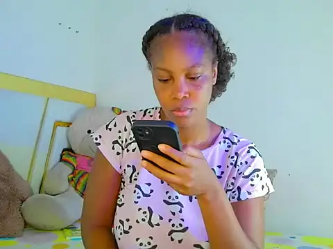 DayanaWood online show from October 17, 2025, 2:19 pm