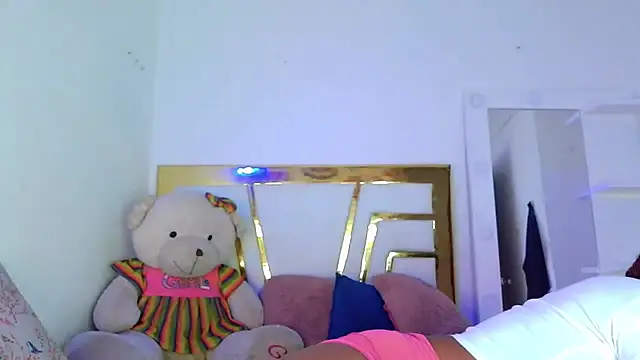 DayanaWood online show from October 7, 2025, 2:40 pm