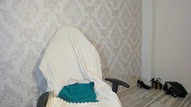 Snapshot of HarleyOuinn chatting on September 23, 2025, 9:22 pm HarleyOuinn online show from September 23, 2025, 9:22 pm