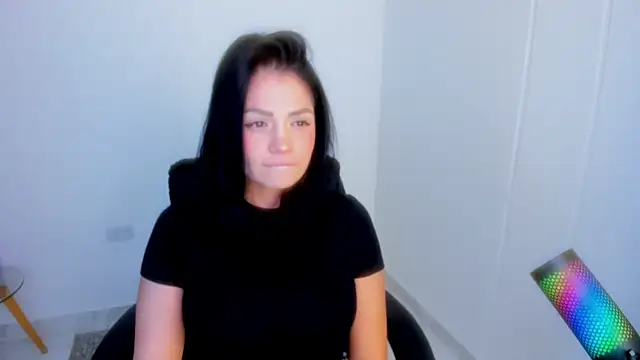 dominique21  online show from April 10, 2026, 12:39 am