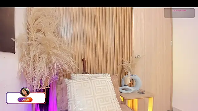 sofhiaa adaams online show from February 13, 2026, 10:43 pm