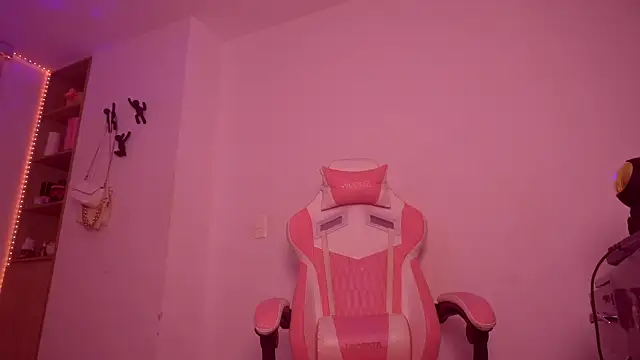 andreafernandz online show from March 1, 2026, 1:49 am