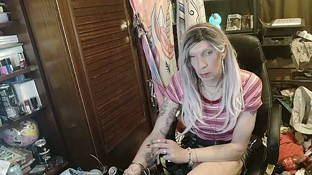 Ombeline1 online show from April 17, 2026, 1:30 am