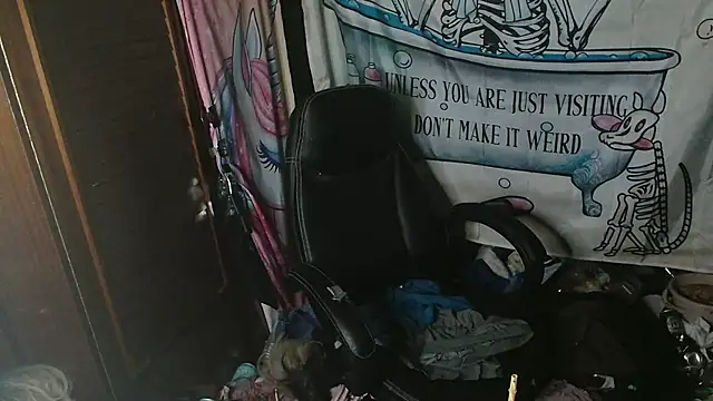 Ombeline1 online show from April 3, 2026, 8:04 pm