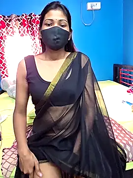 Snapshot of Triha_18 chatting on November 2, 2025, 9:36 am Triha 18 online show from November 2, 2025, 9:36 am