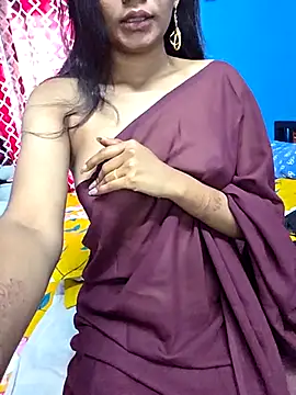 Snapshot of Triha_18 chatting on November 28, 2025, 5:51 am Triha 18 online show from November 28, 2025, 5:51 am