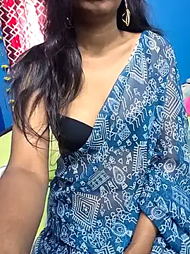 Snapshot of Triha_18 chatting on November 18, 2025, 6:06 am Triha 18 online show from November 18, 2025, 6:06 am